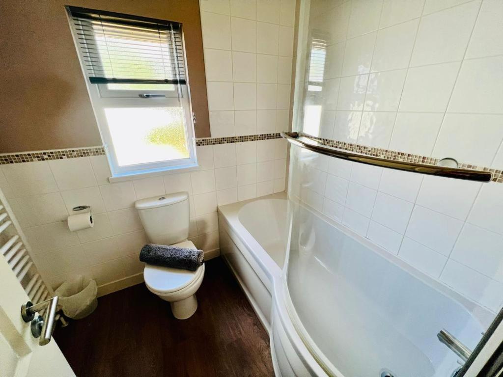 Waterfall Retreat Poole Esterno foto